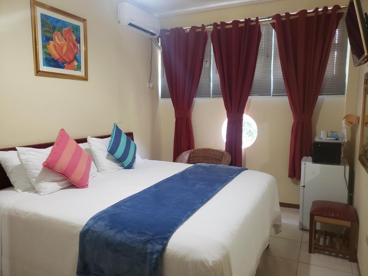 Bed and Breakfast Sea Shell Palms, Ocho Ríos Exterior foto