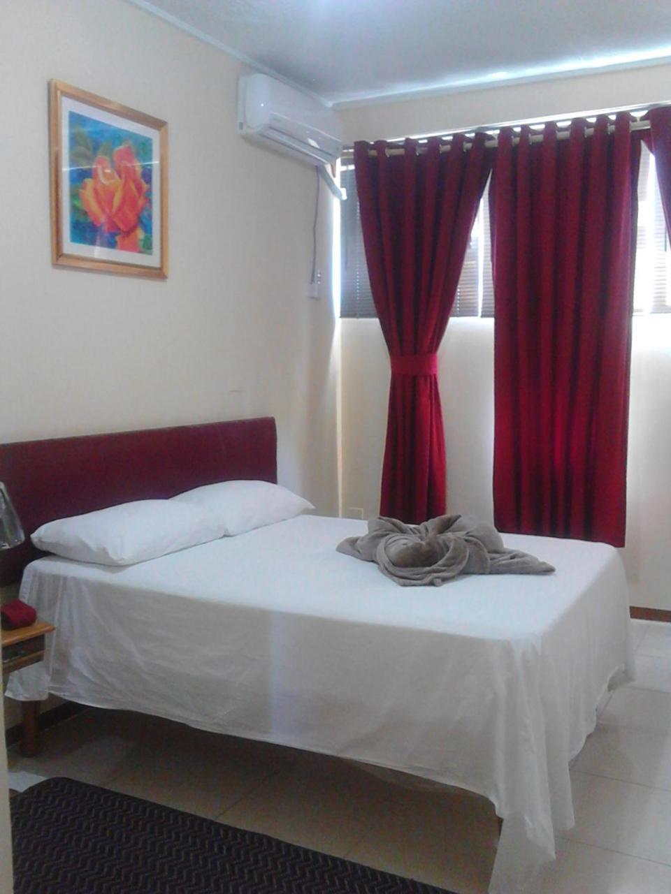 Bed and Breakfast Sea Shell Palms, Ocho Ríos Exterior foto